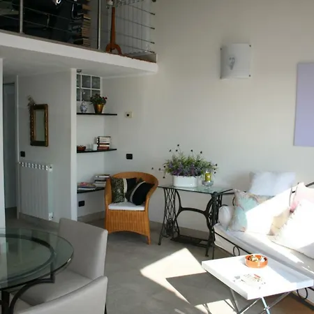 Apartment Palazzo Conti Viale Diano Castello